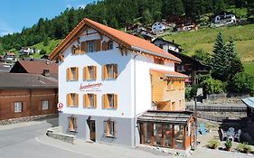 Boardercamp Laax - Swiss Mountain Hostel